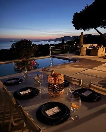 Corse Vue Et Piscine